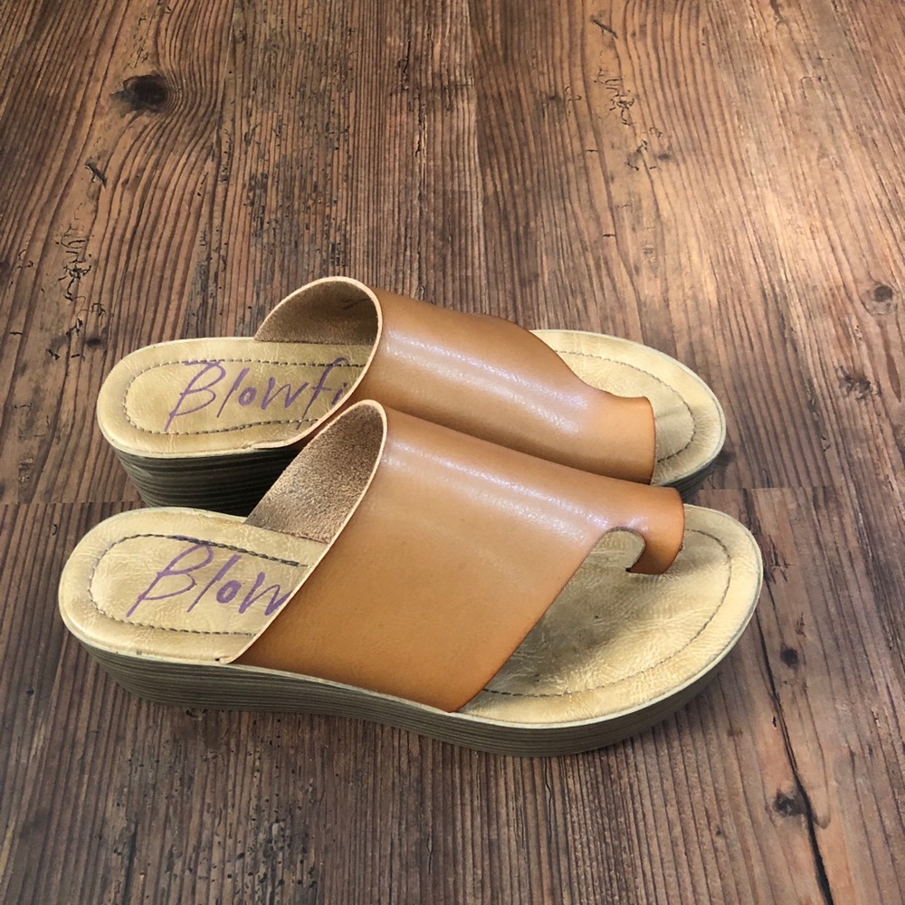 Blowfish wedge sandals 8.5